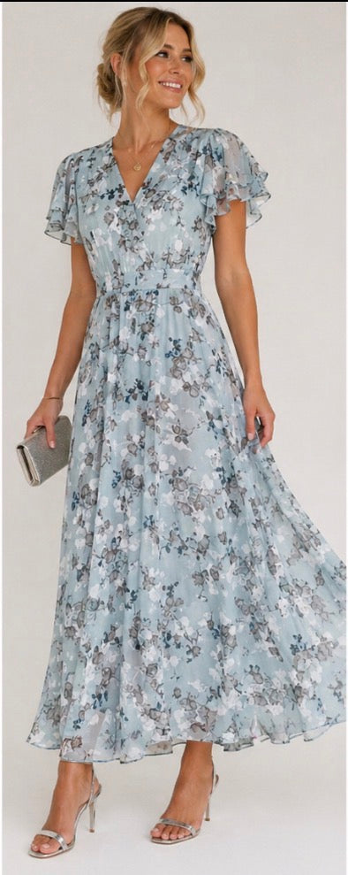 Quirine™ | Glamorous dress that covers the belly